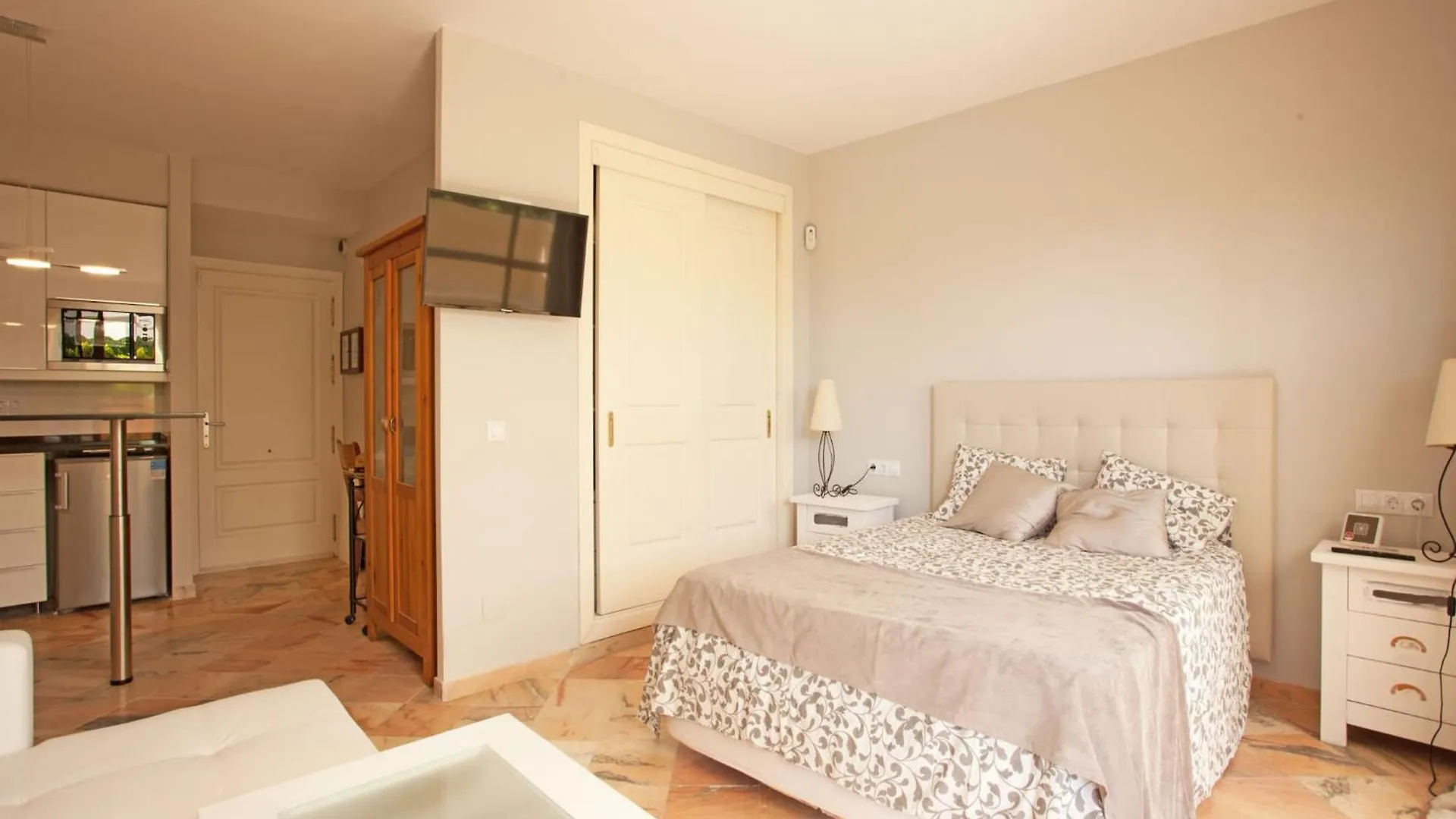 Apartment Lush Studio With View Marbella Spain