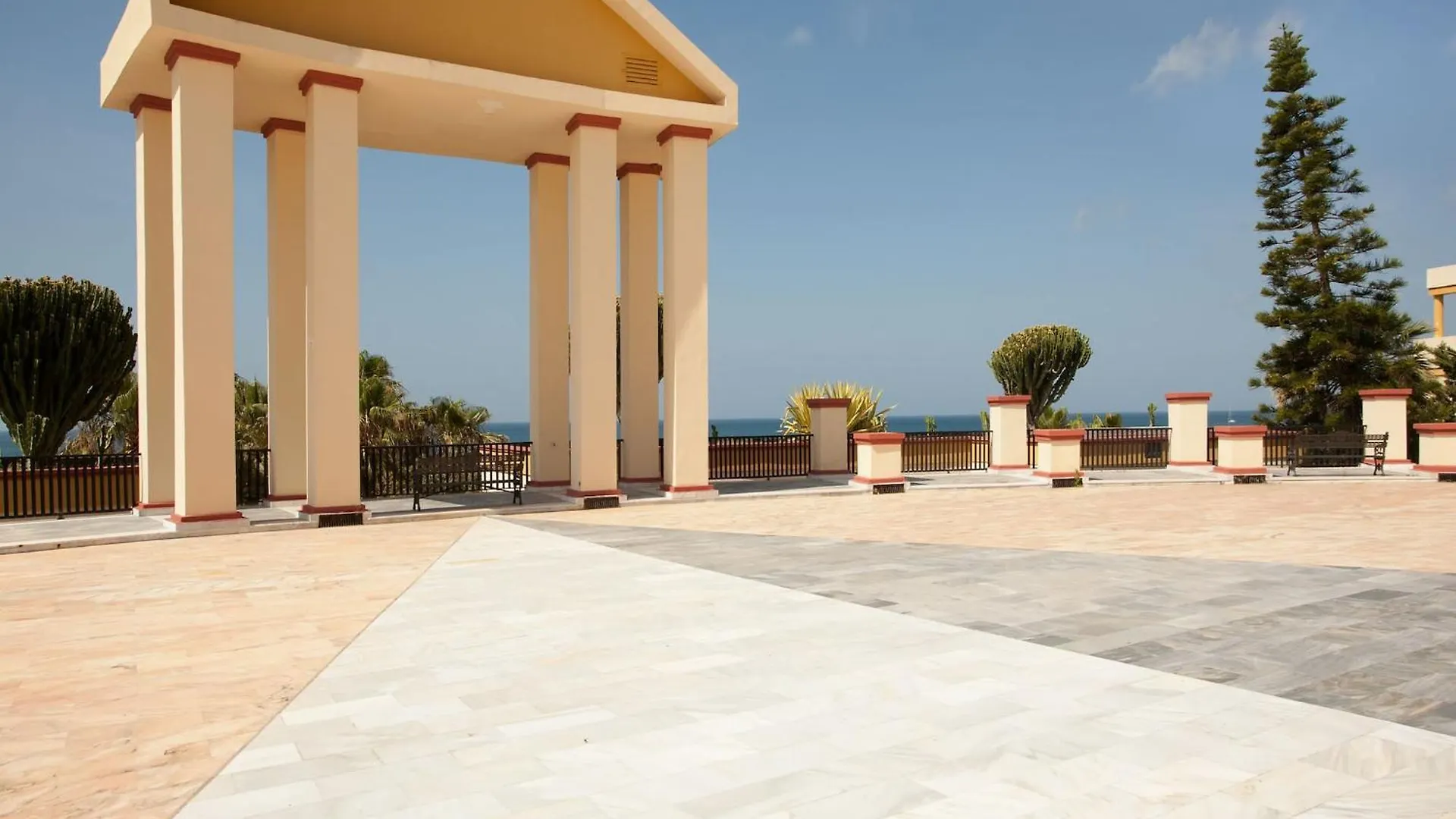 Apartment Lush Studio With View Marbella