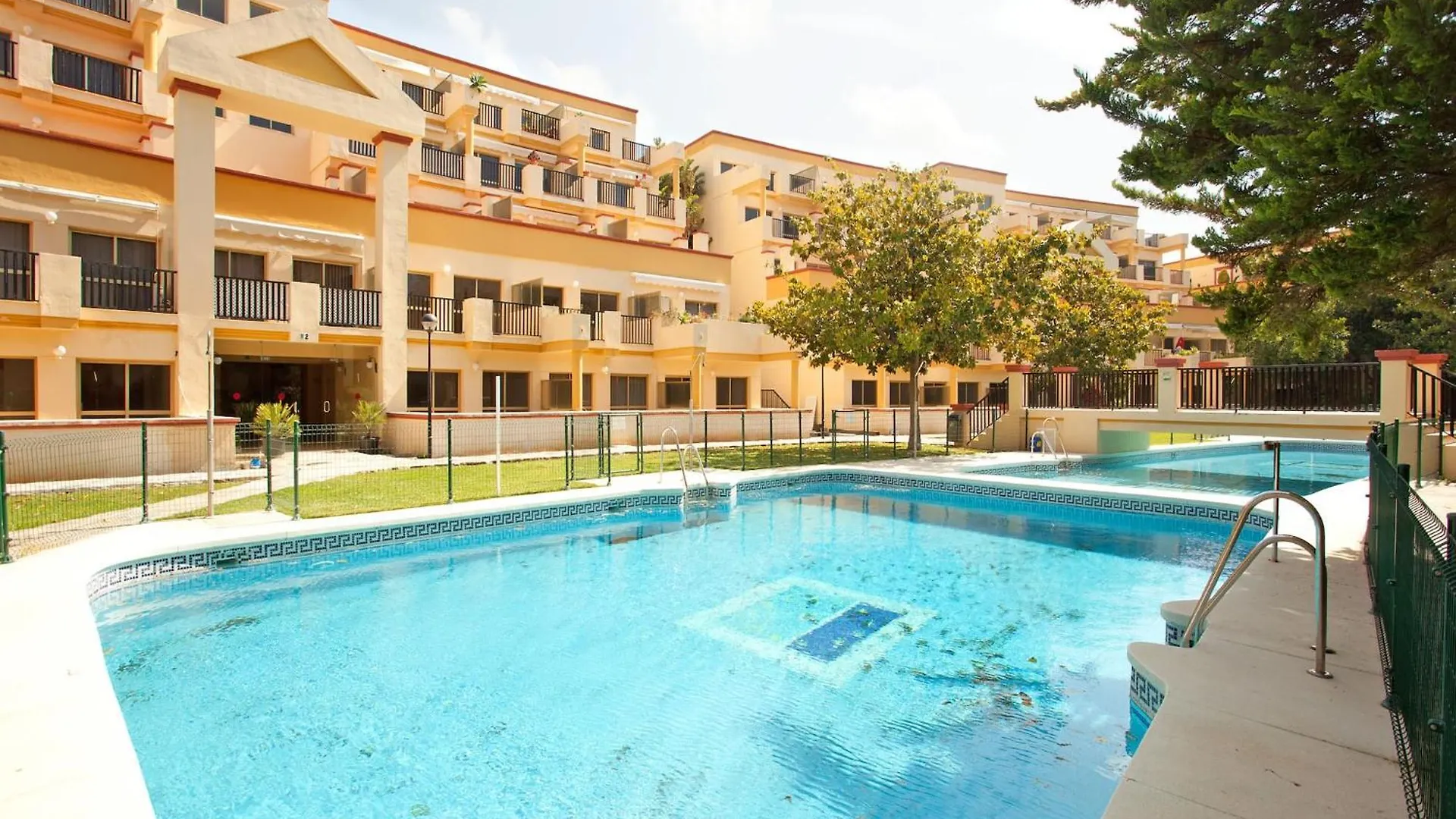 Lush Studio With View Marbella Apartment