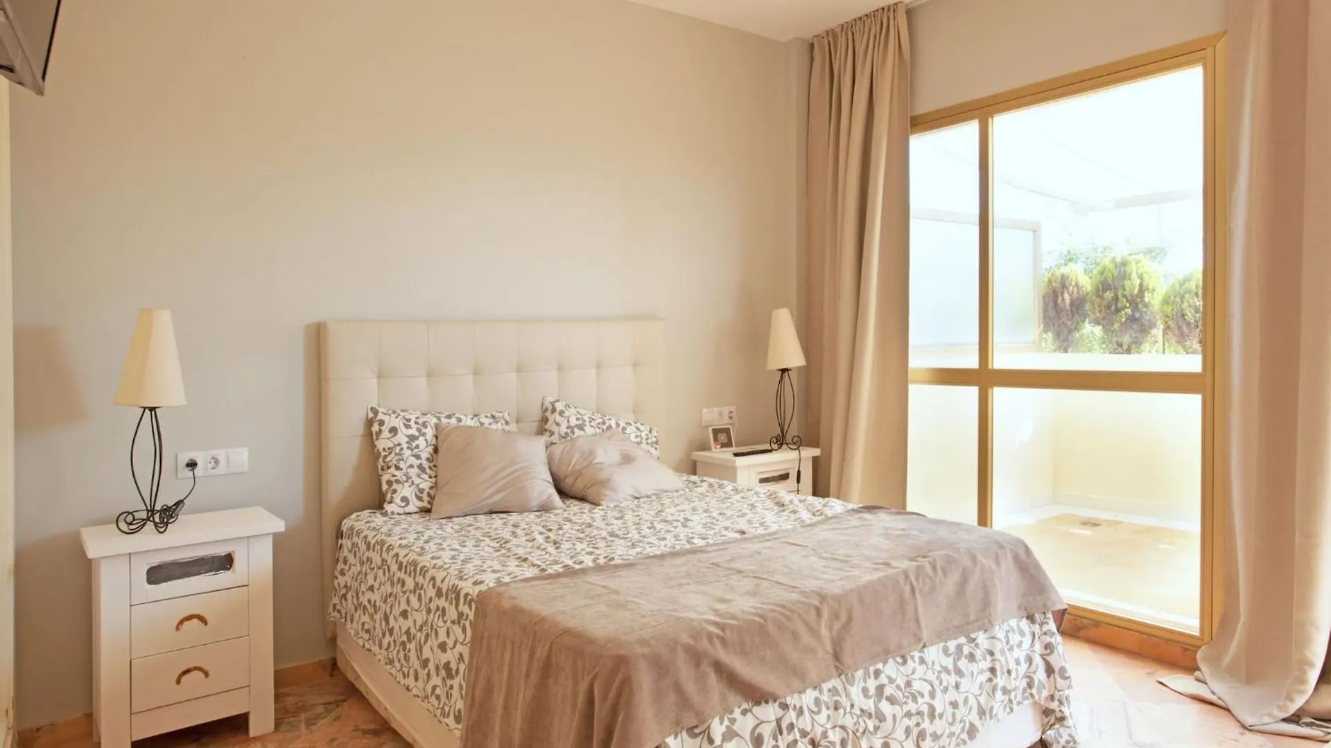 Apartment Lush Studio With View Marbella