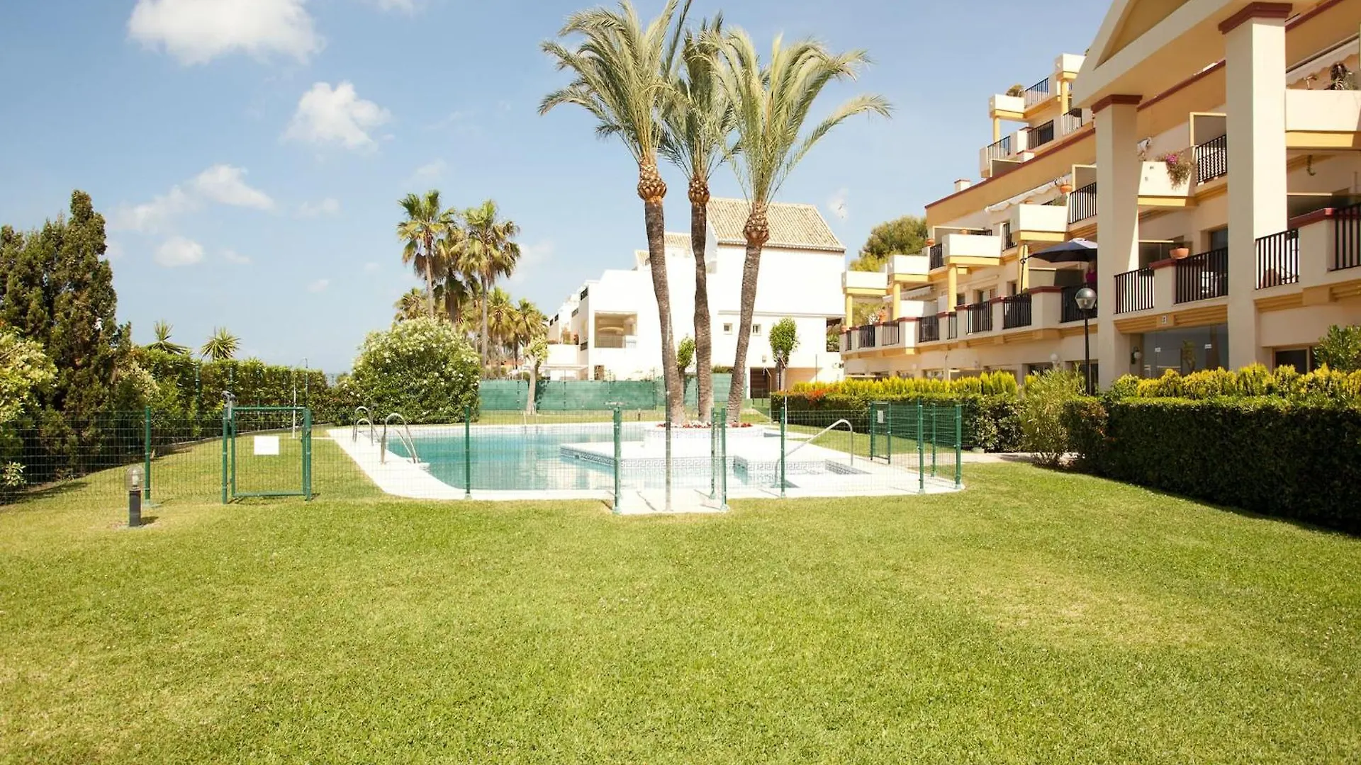 Lush Studio With View Marbella Spain