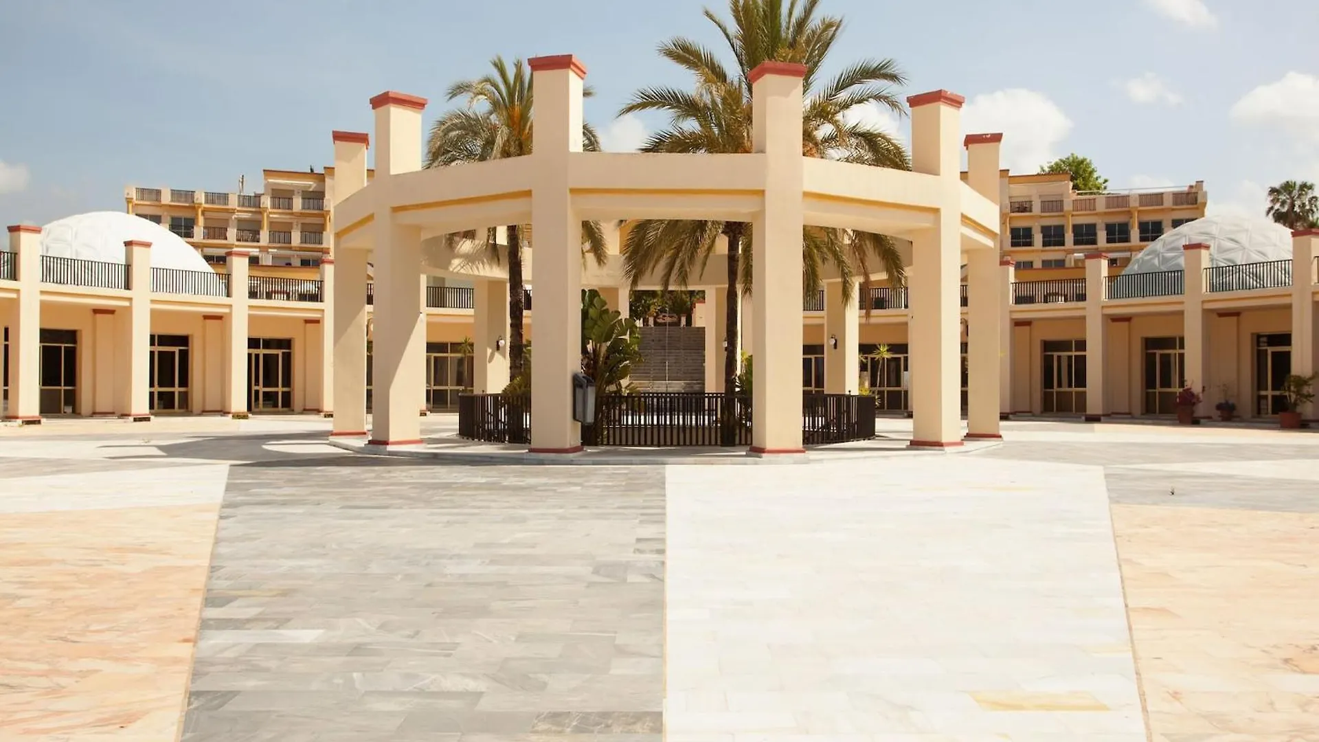Lush Studio With View Marbella İspanya